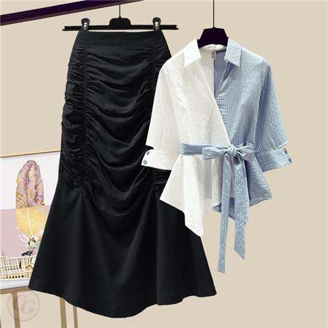 藍白/襯衫+黑色/半身裙